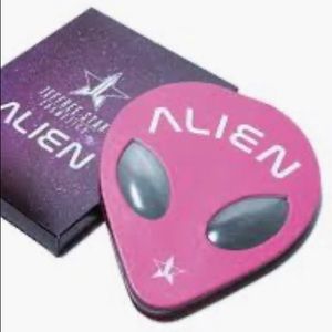 Jeffrey star Alien pallet